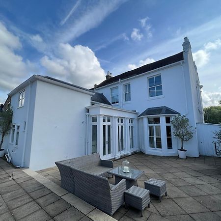 Willow House, Georgian Property In 셰퍼턴 외부 사진